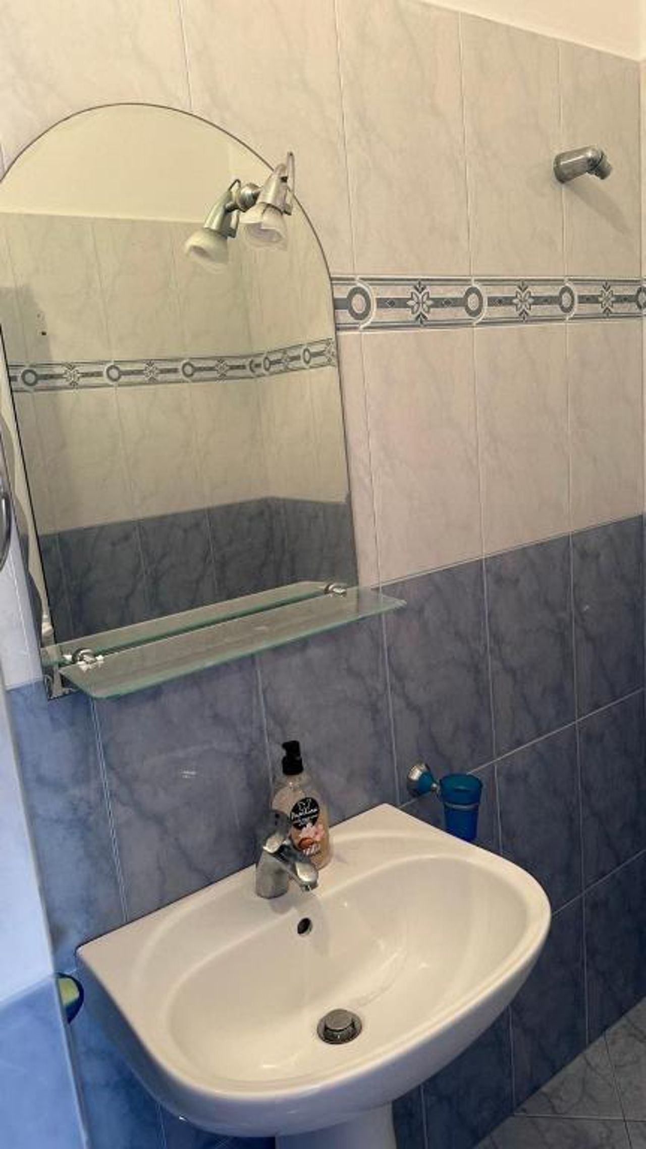 Ailin studio apart