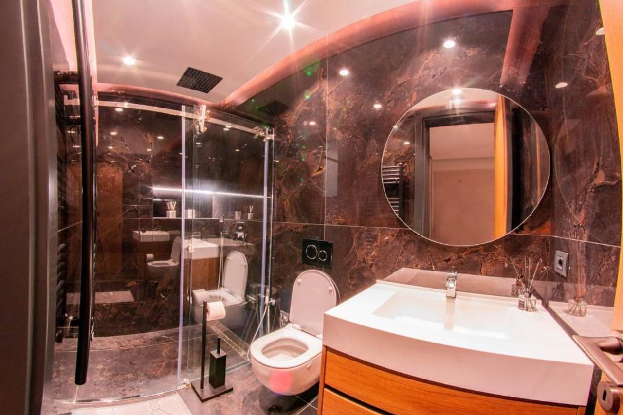 Ezekiel Luxury Suite