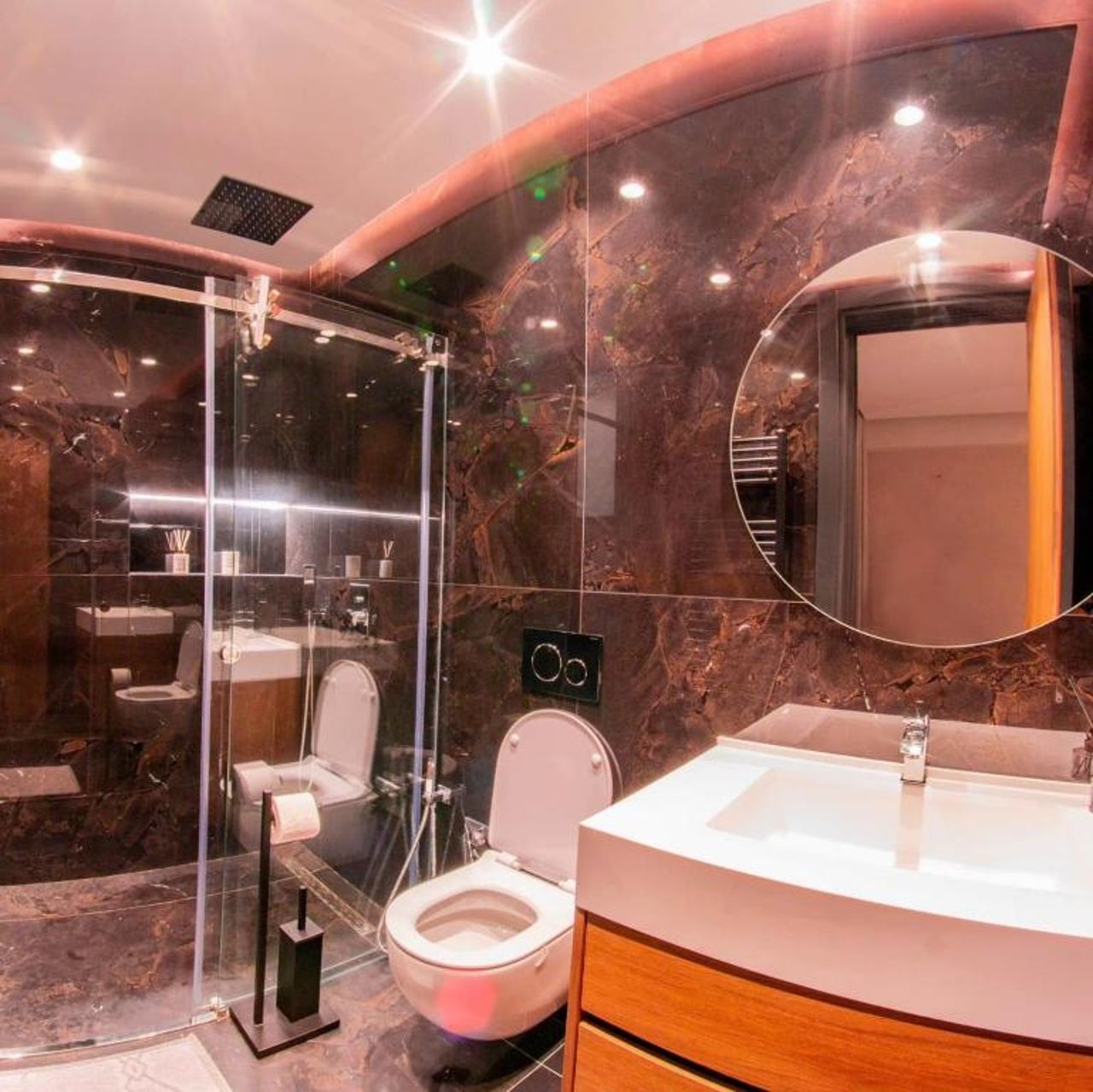 Ezekiel Luxury Suite