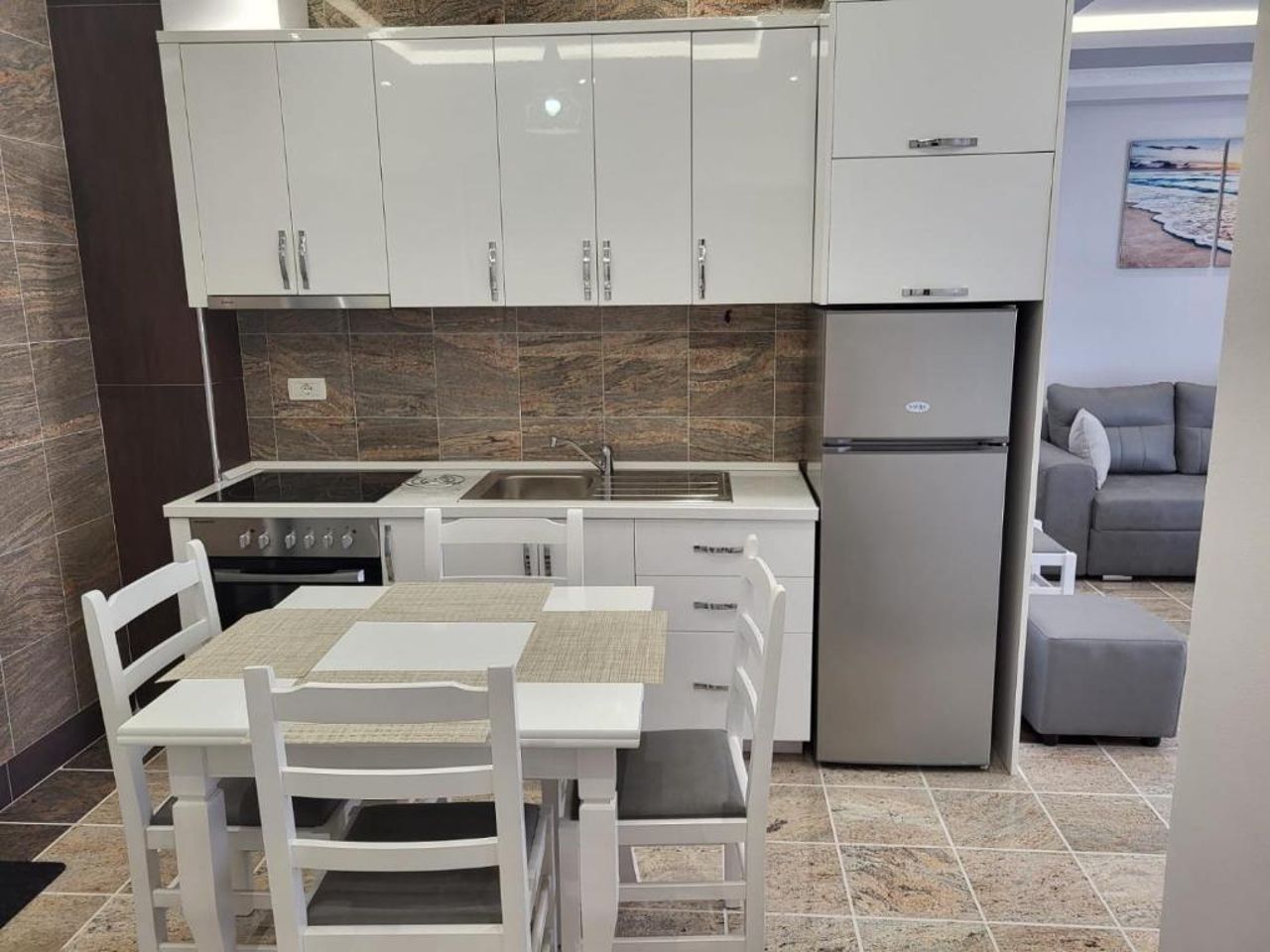 Apartments Fishta Q5/25