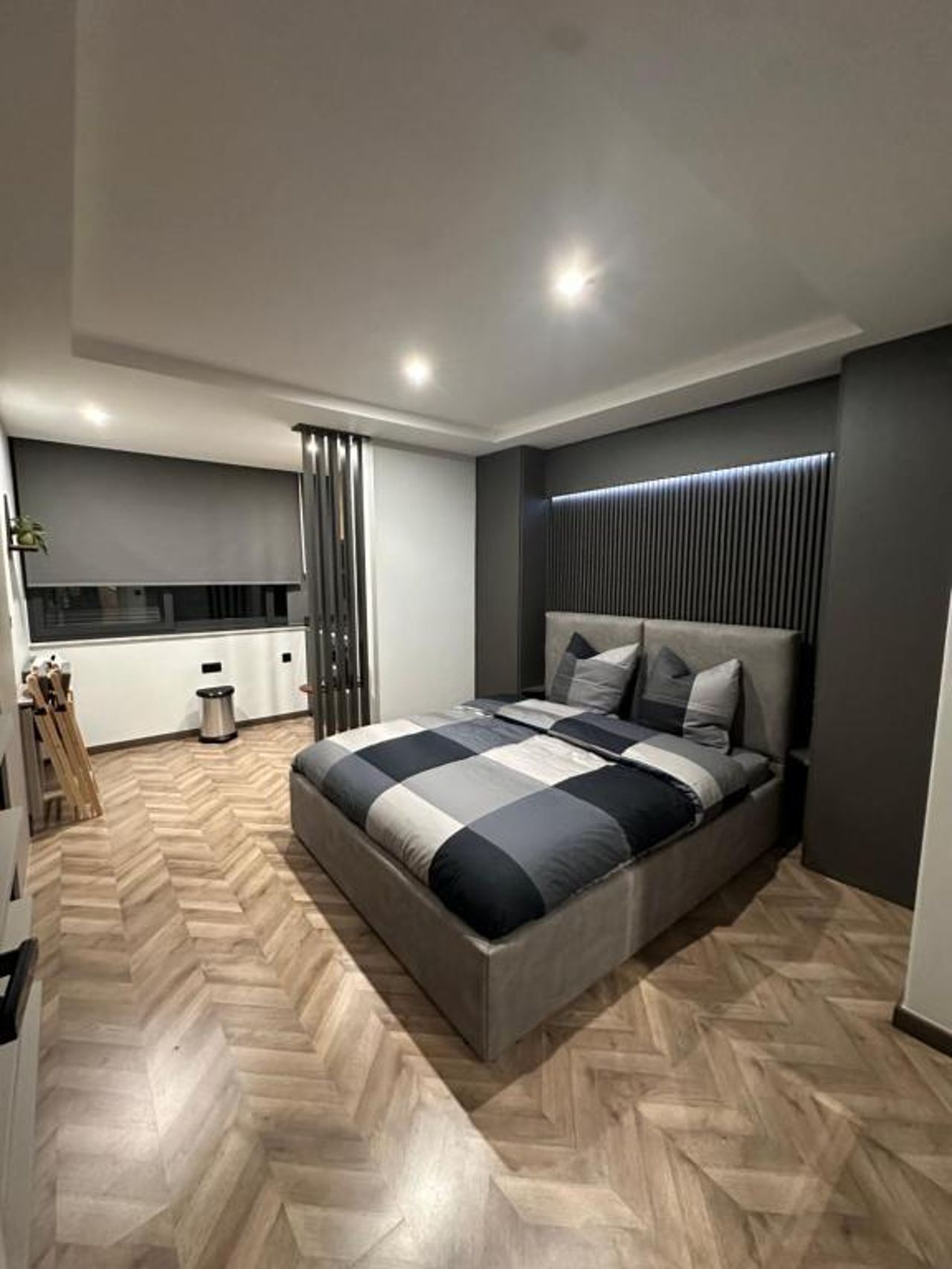 Room Studio