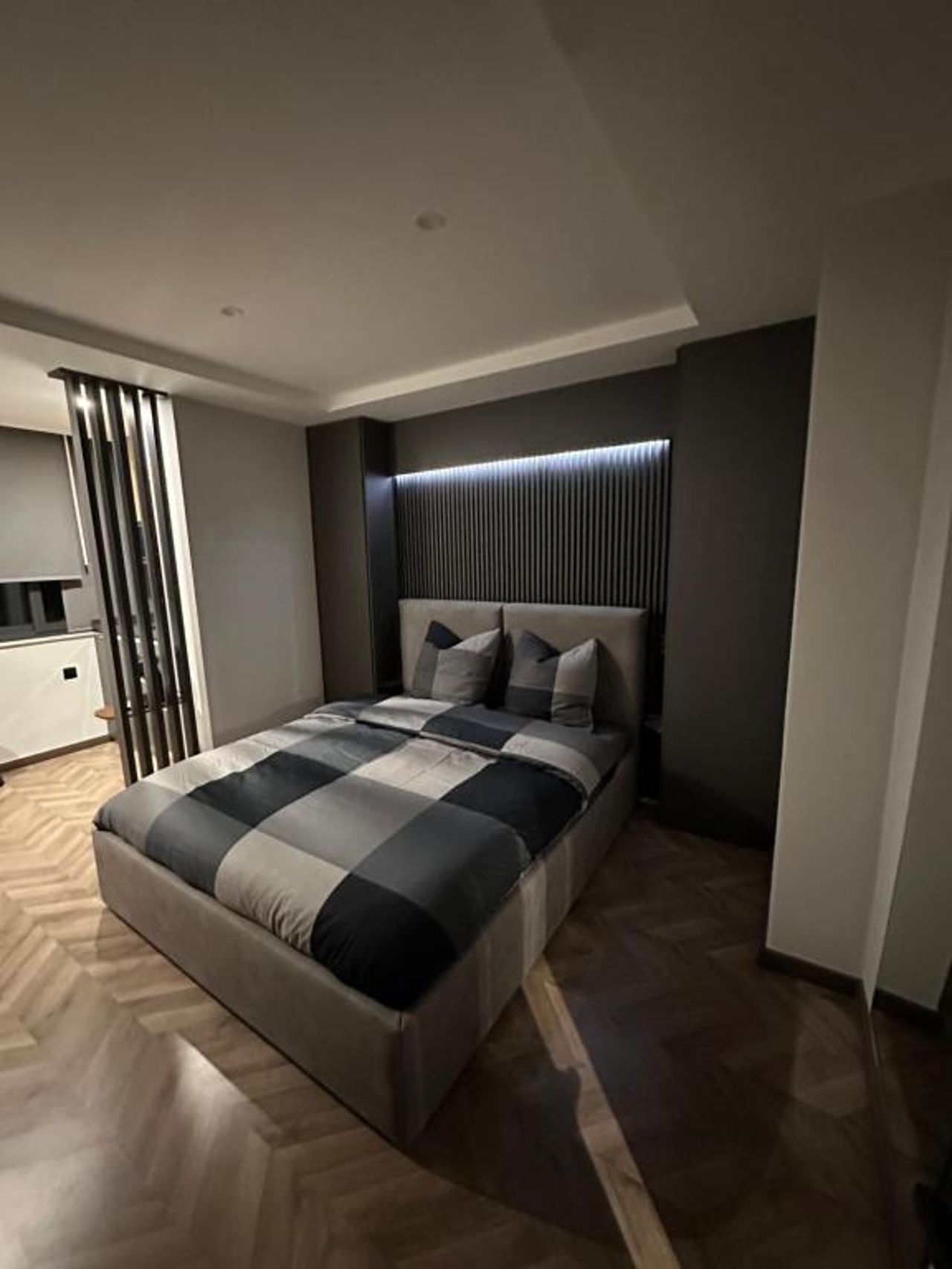 Room Studio