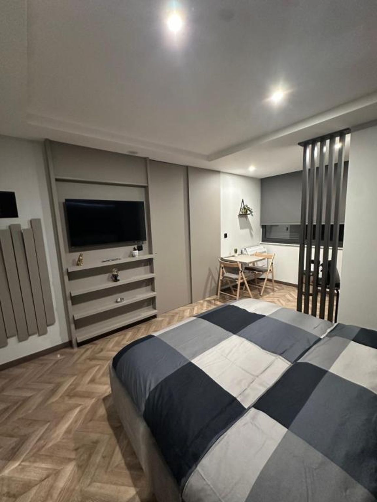 Room Studio
