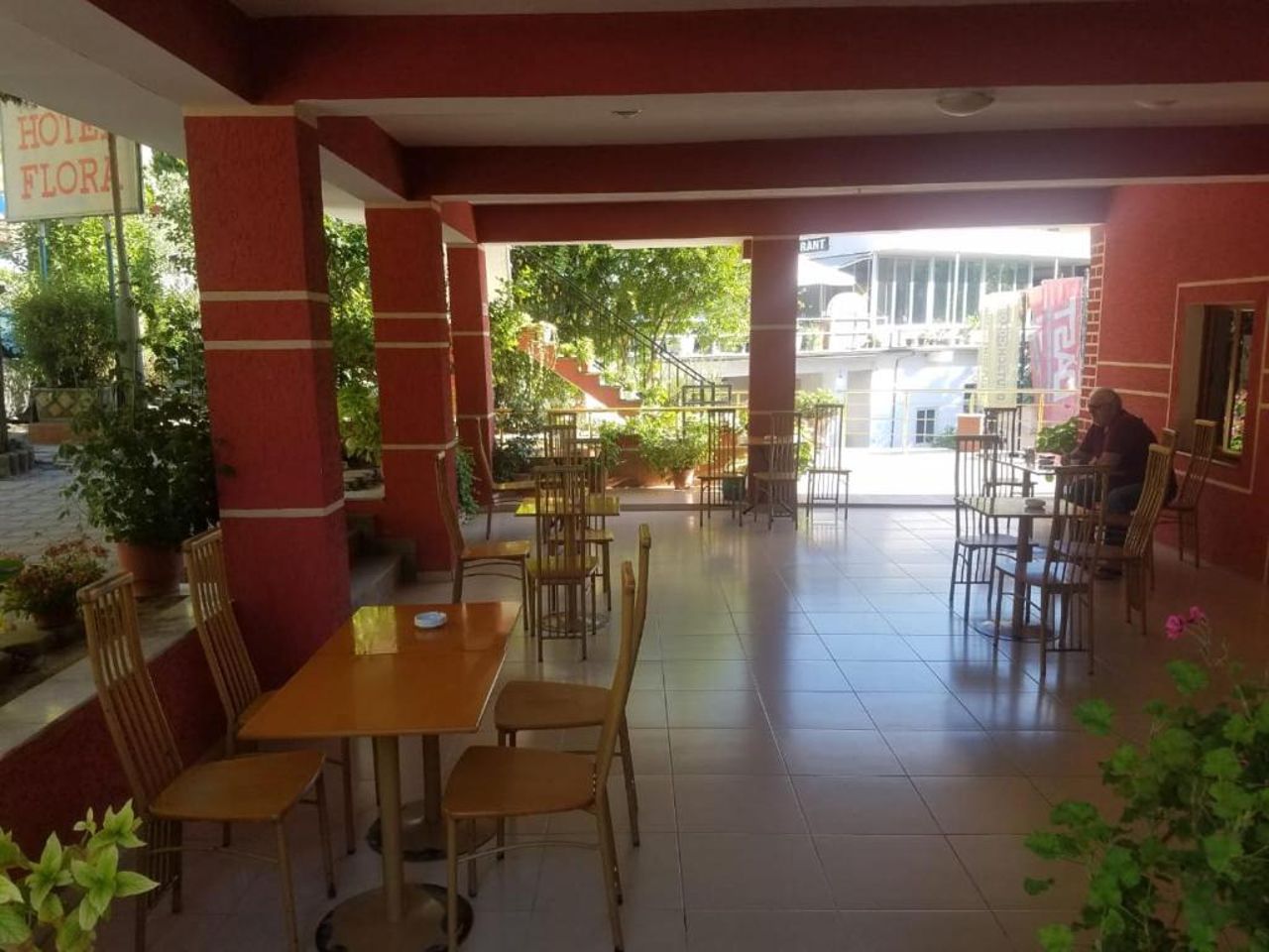 Hotel Flora