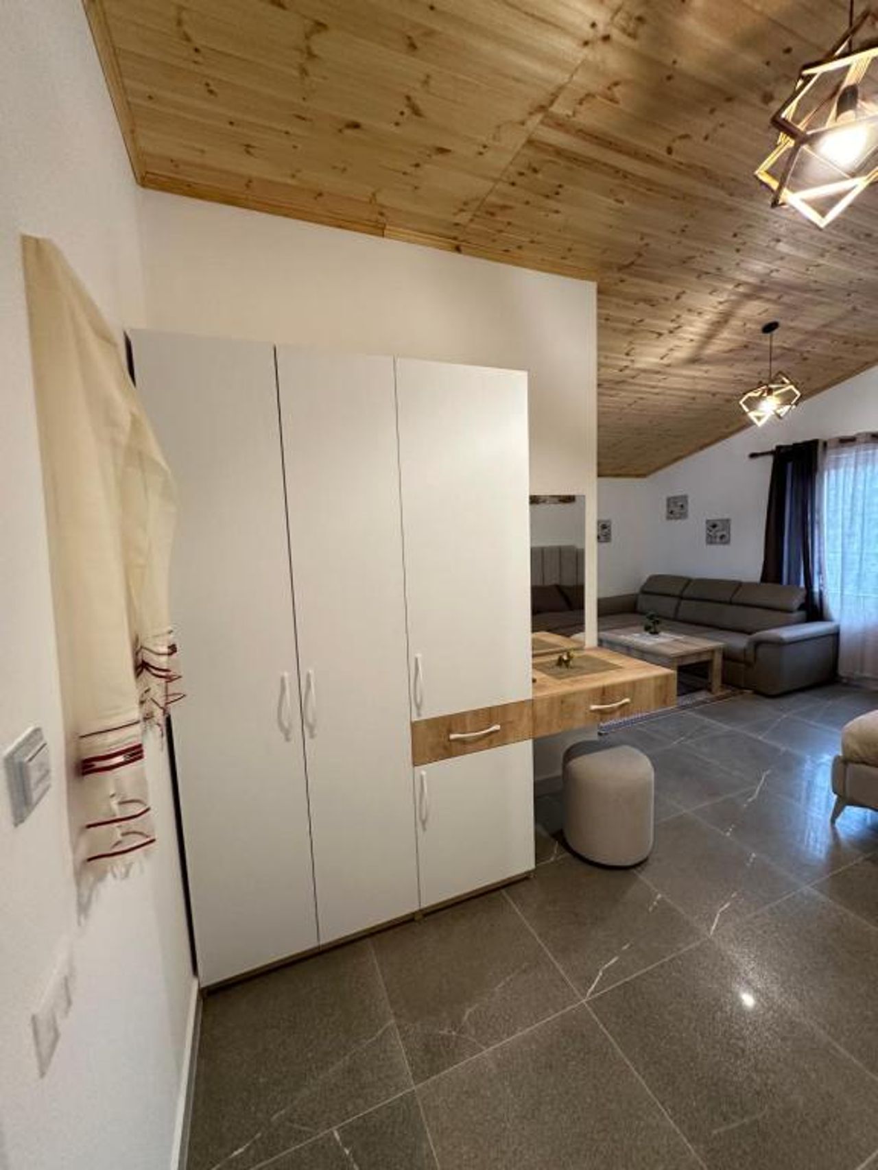 Qyteza Guest House & Camping