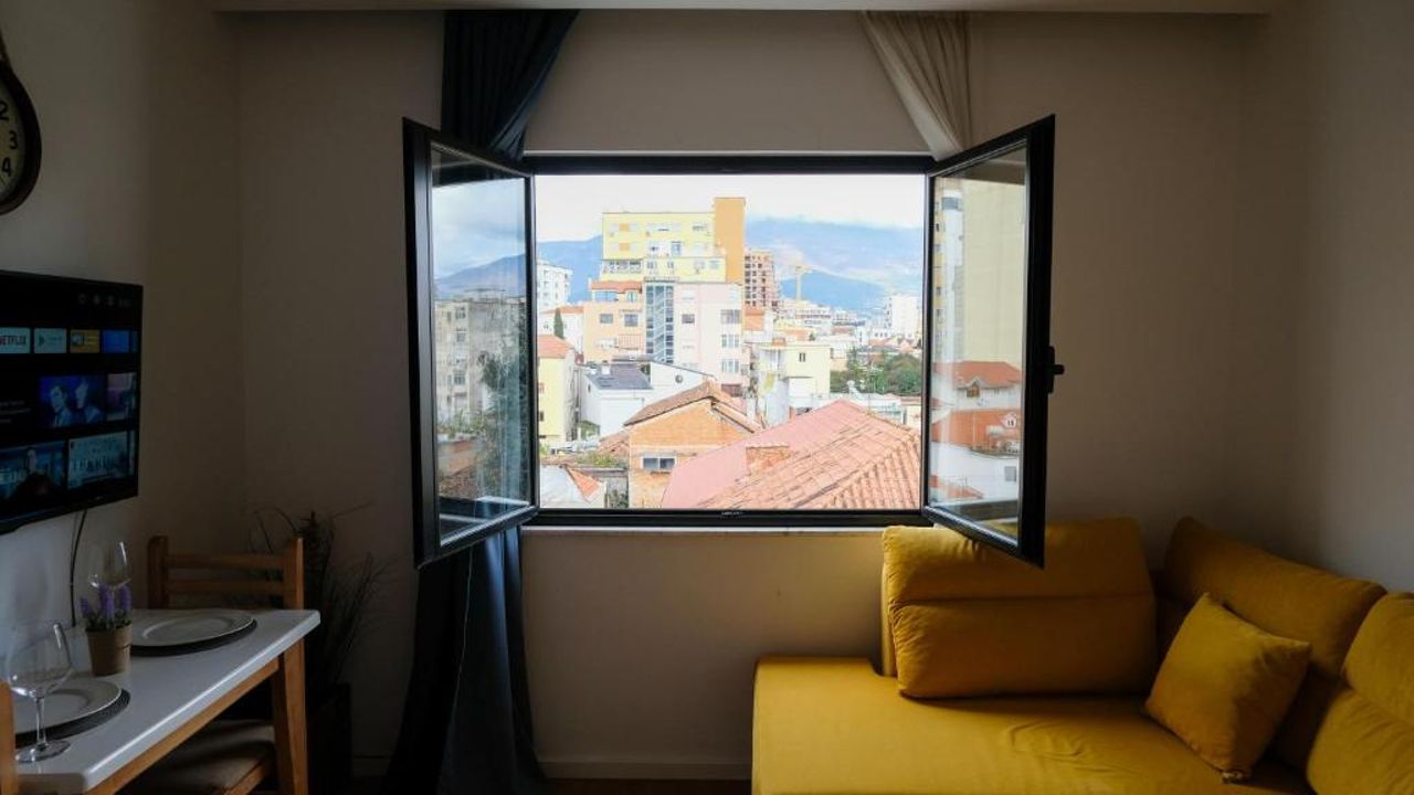 2E Center Apartment