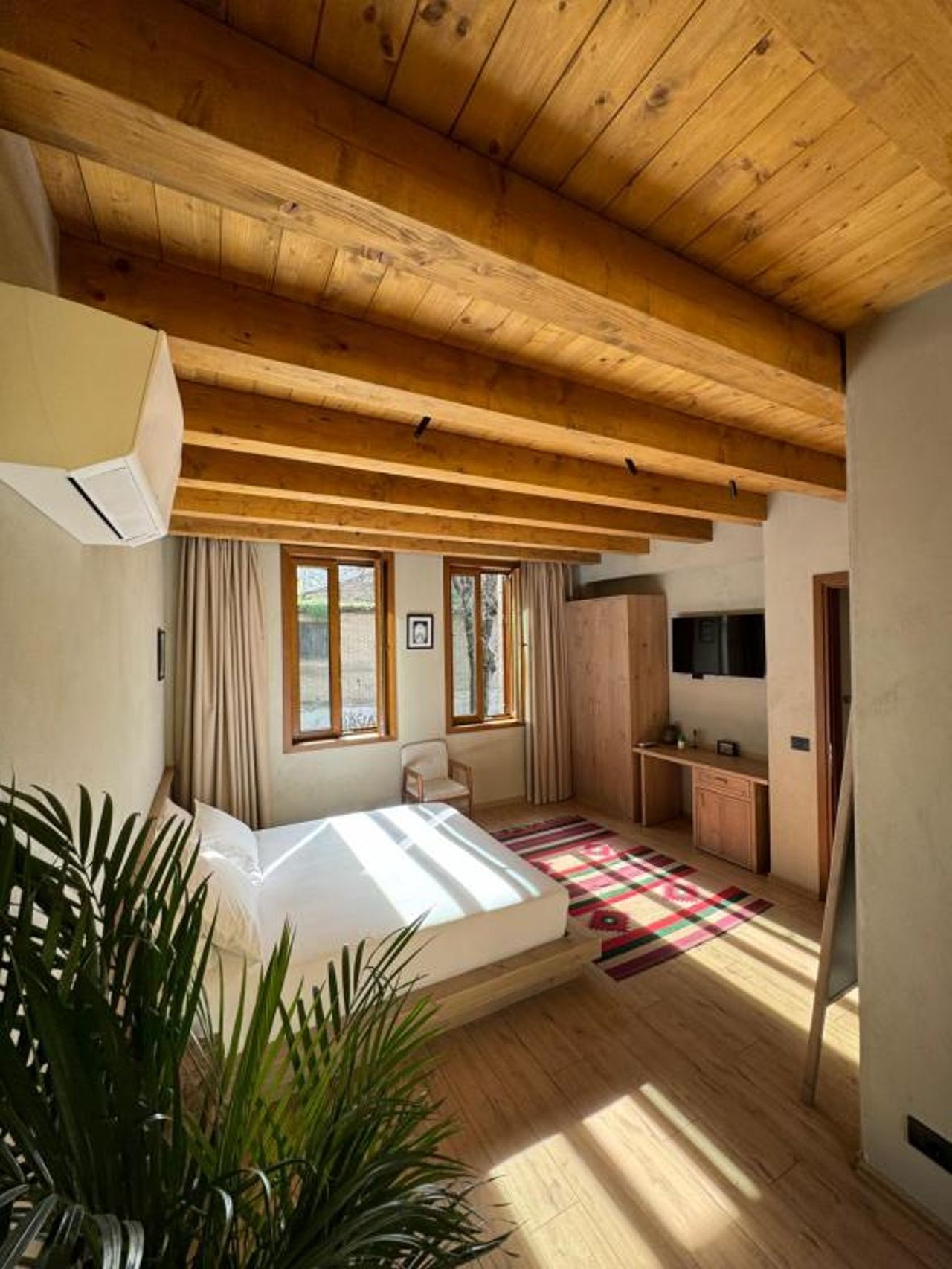 Faces & Places Boutique Hotel