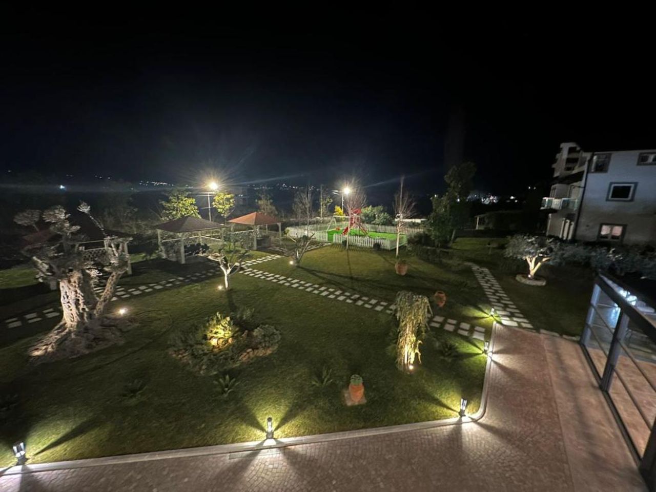 Evergreen Laguna Vain-Lezhe