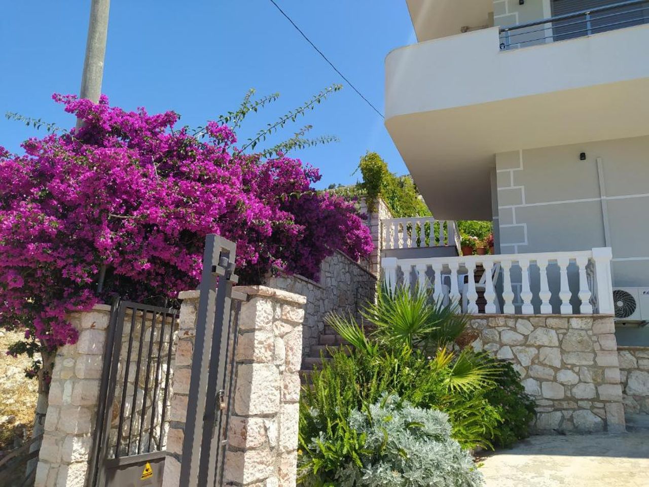 Villa Alimema