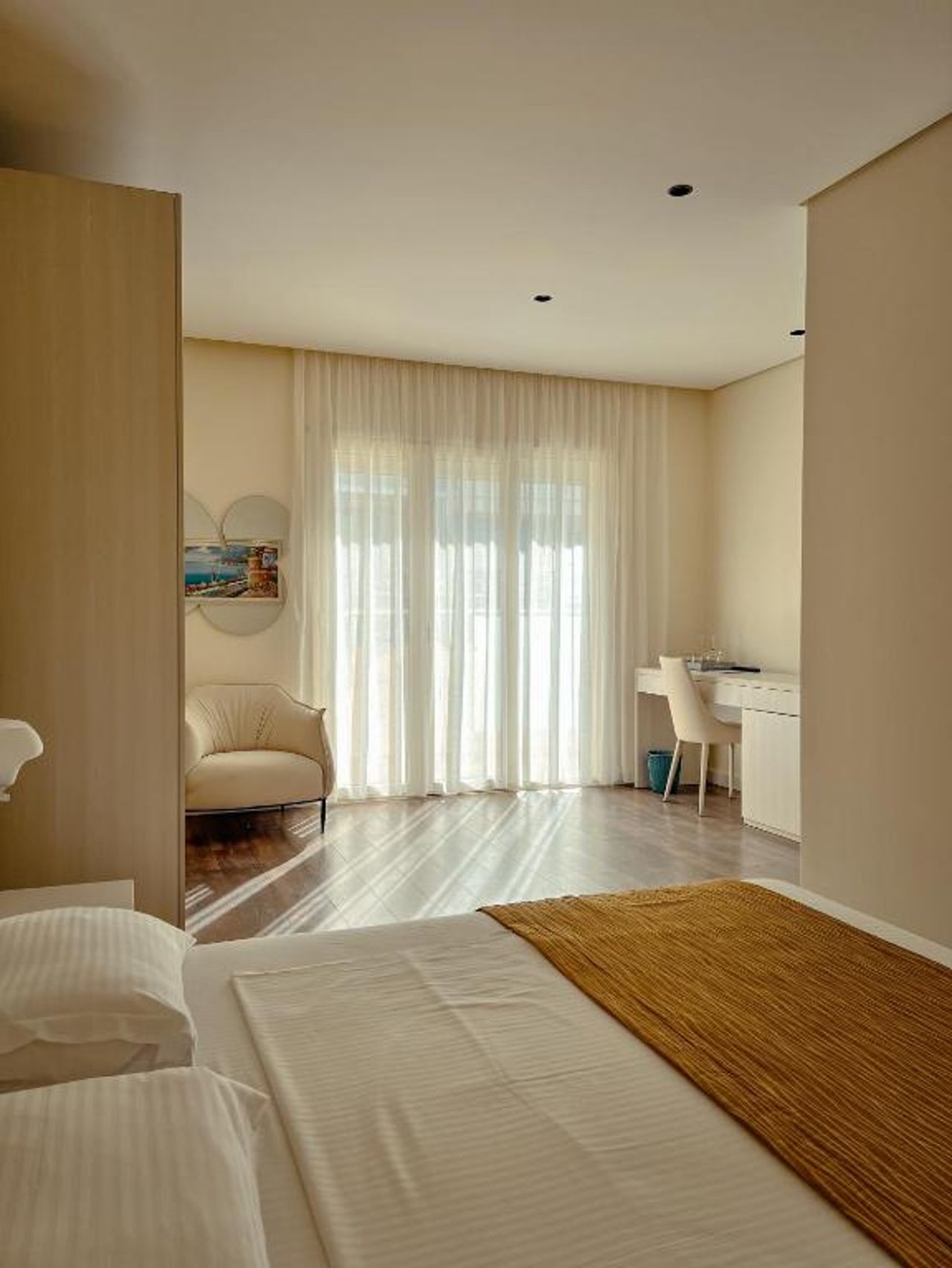 Maxi Room