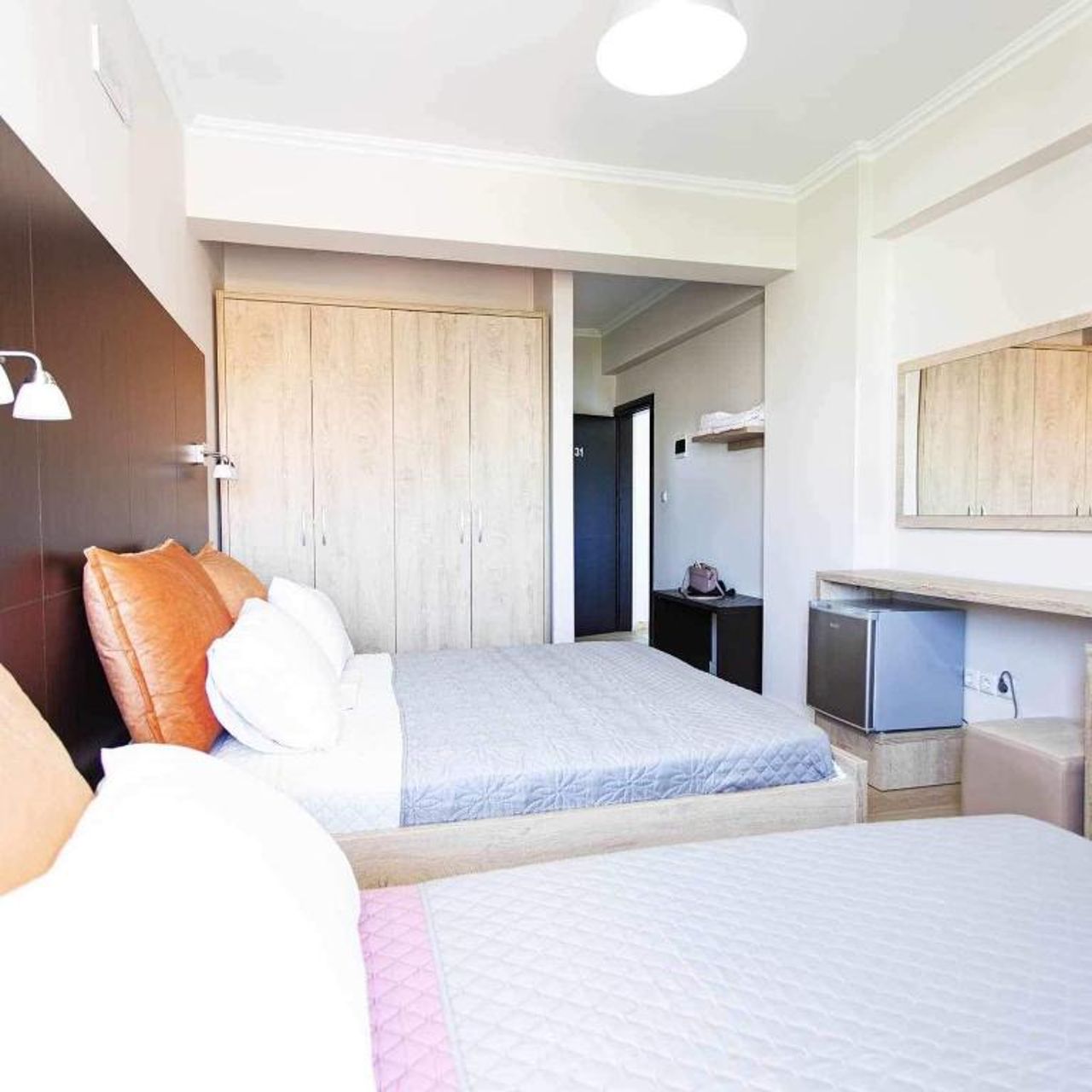 George Hotel Rooms&Suites