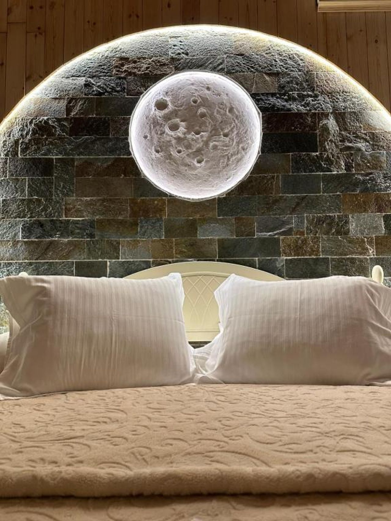 "Mani Guest House"