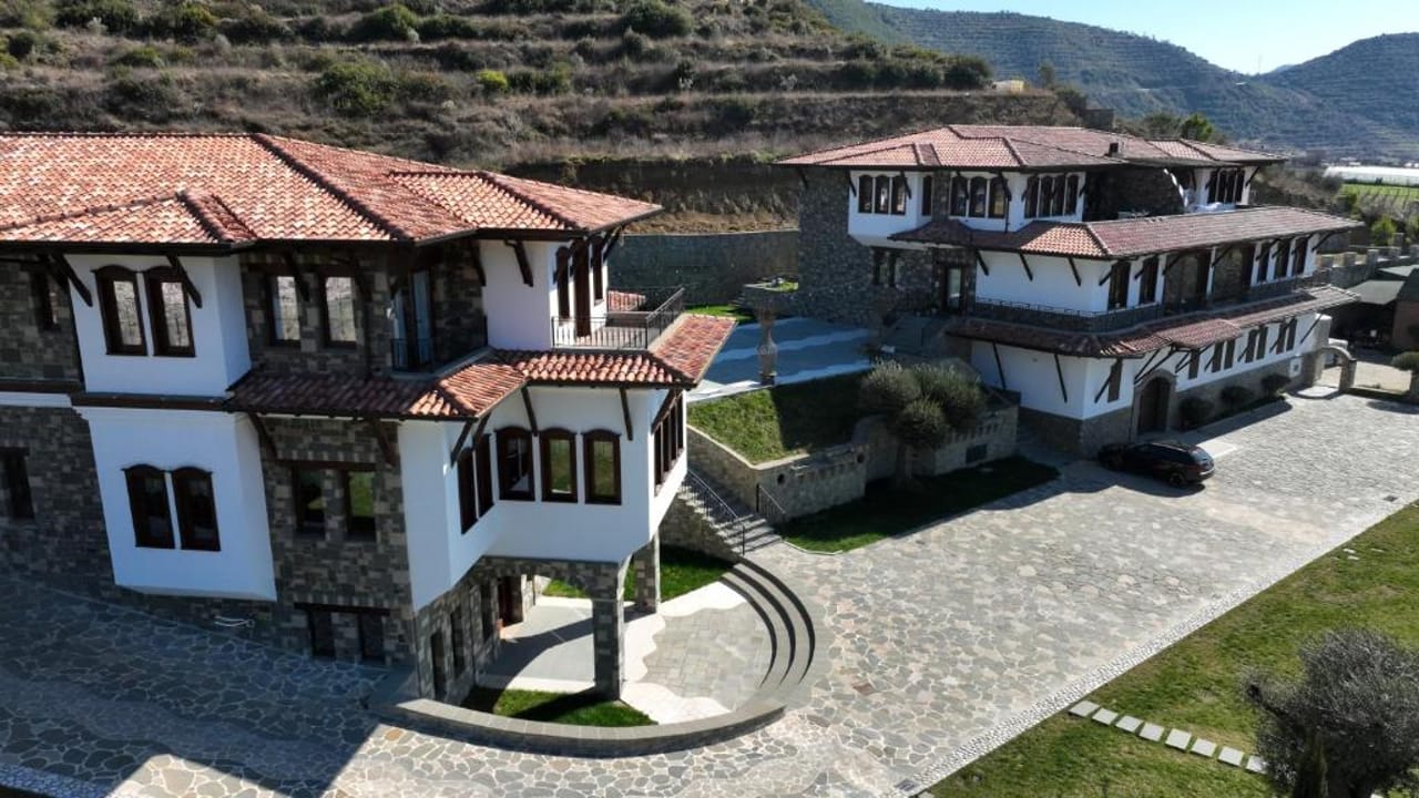 Pupa Winery Serene Stay