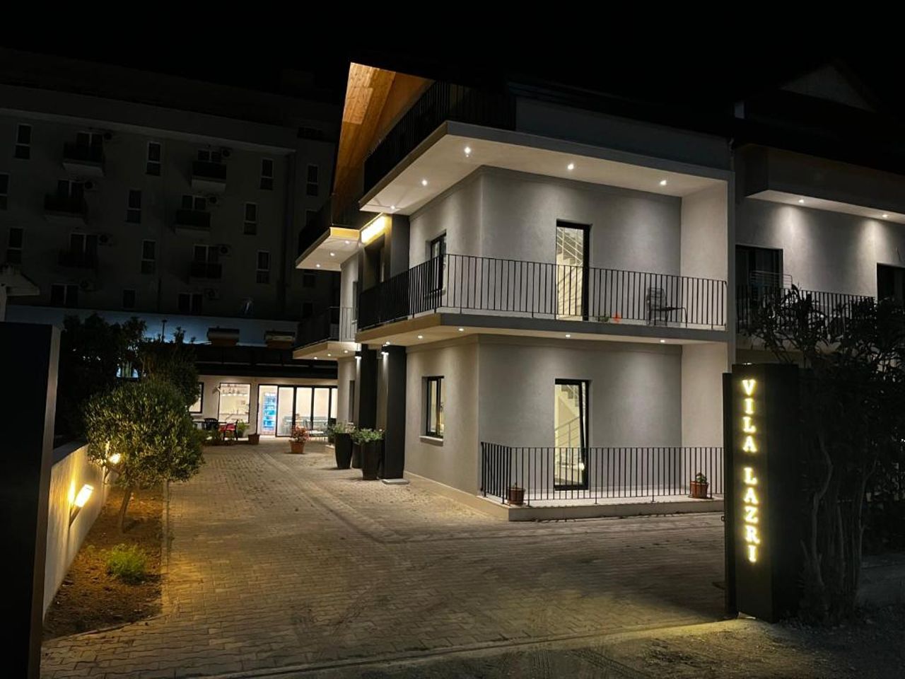 Vila Lazri