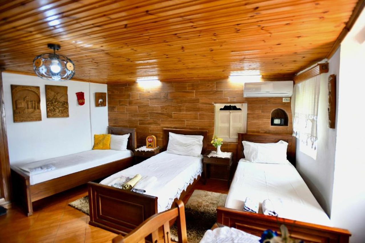 Guesthouse Alvaro Kadiu