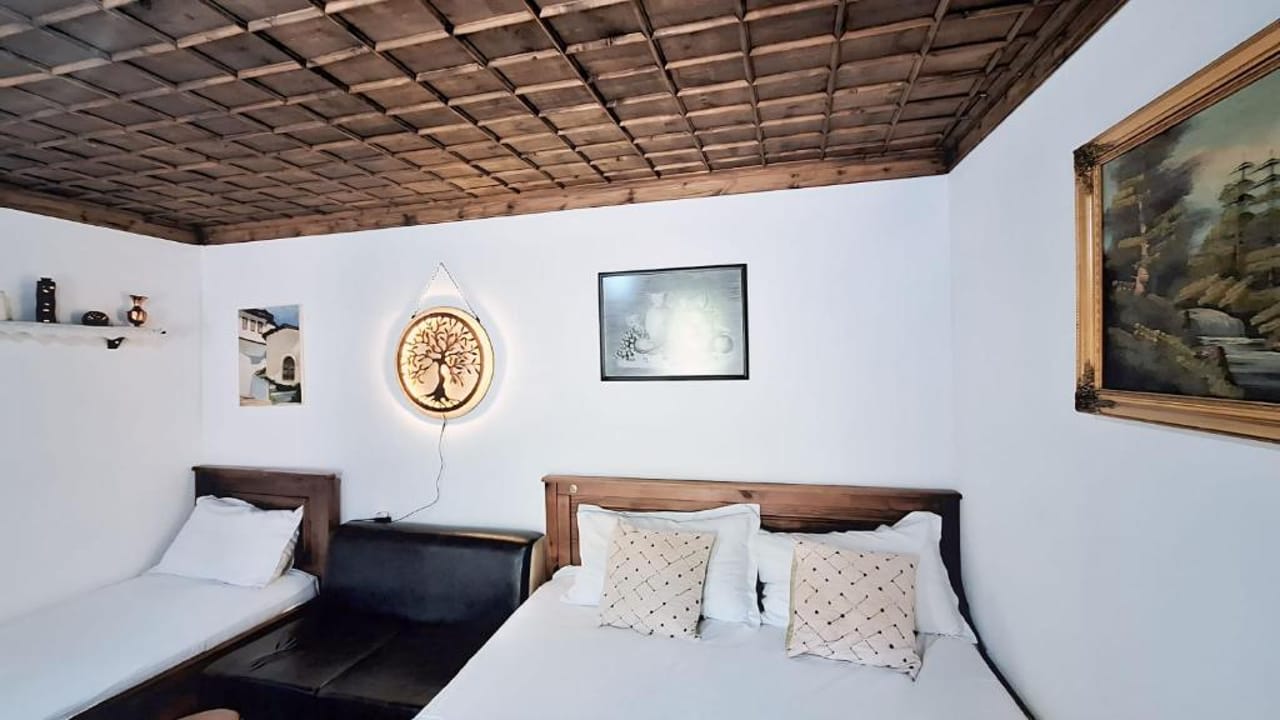 Guesthouse Alvaro Kadiu