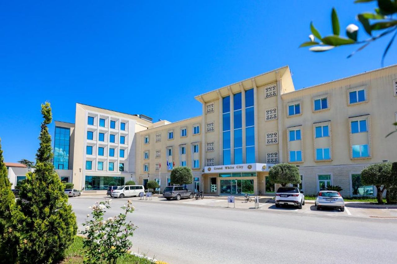 Grand White City Hotel