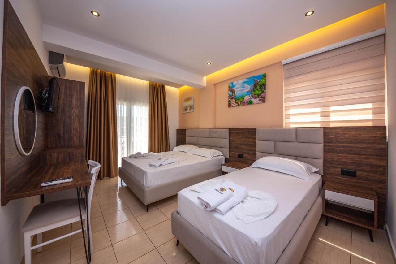 Hotel New Crystal