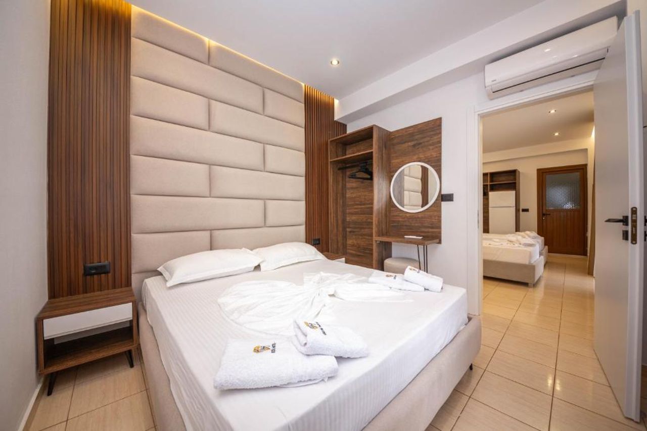 Hotel New Crystal