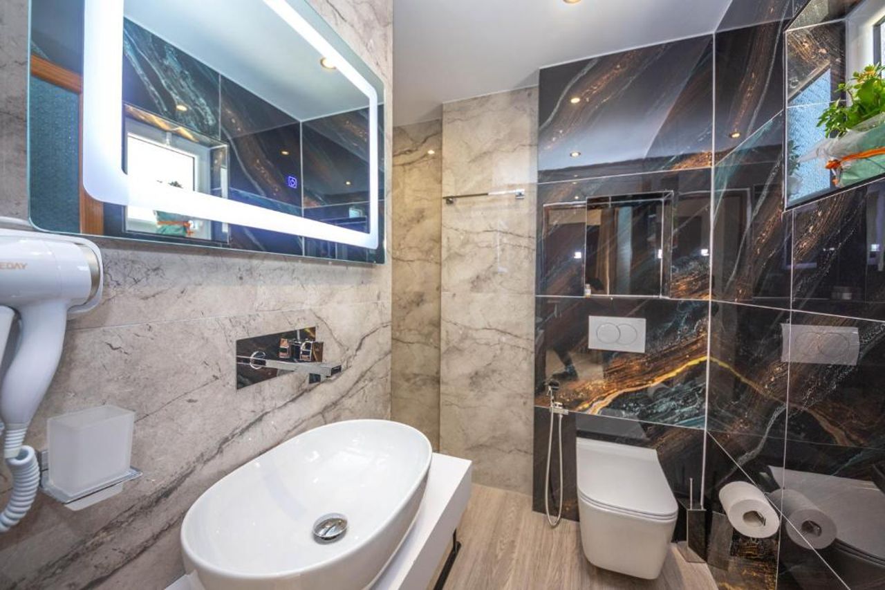 Hotel New Crystal