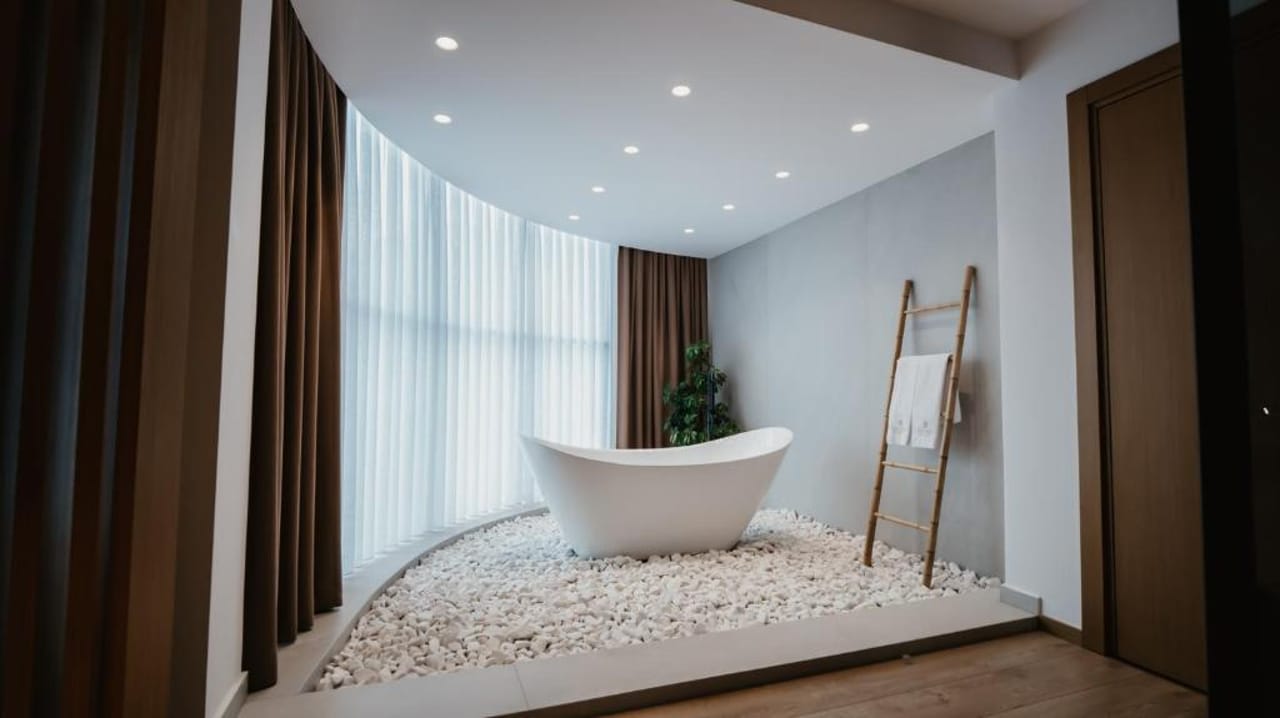BAZ'HUR Boutique Hotel
