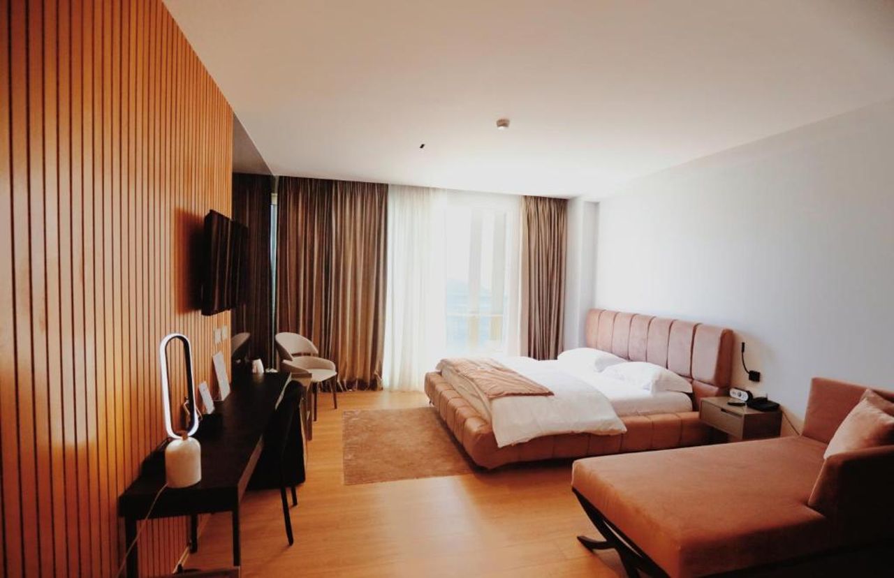 Grand Mirage