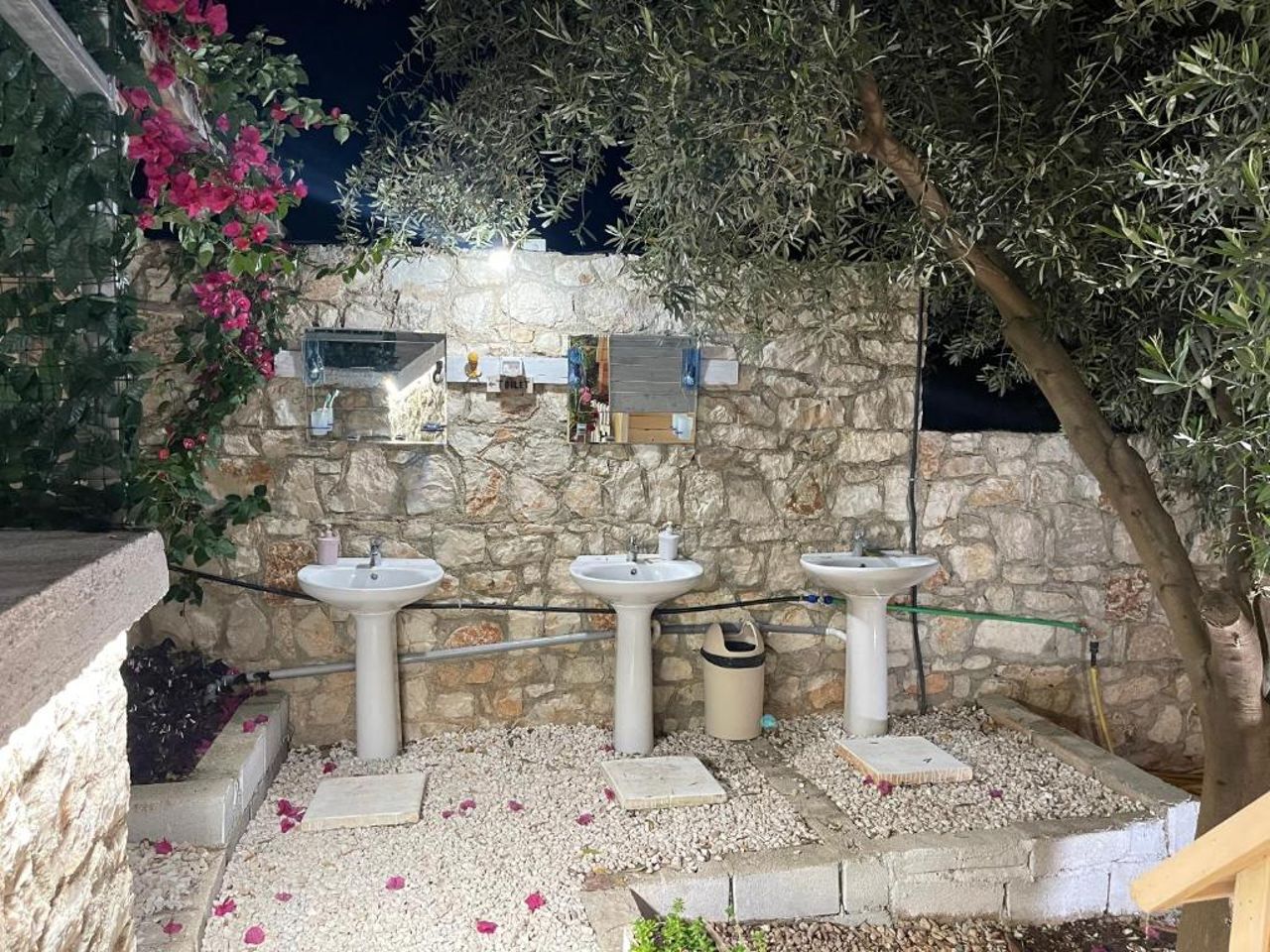 Camping Albania-Secret Village Den