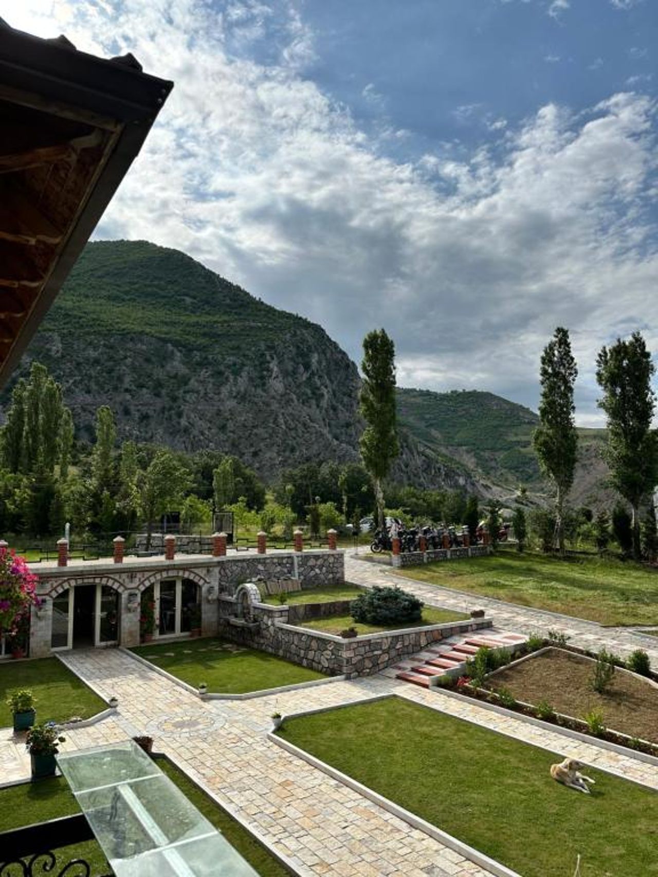 Bujtina Gjana