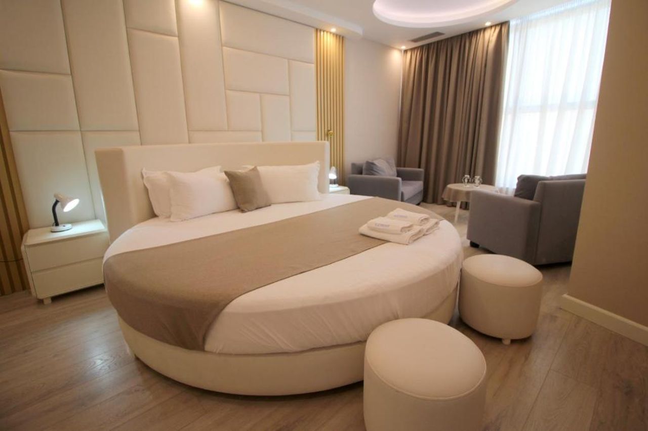 Hotel Strora