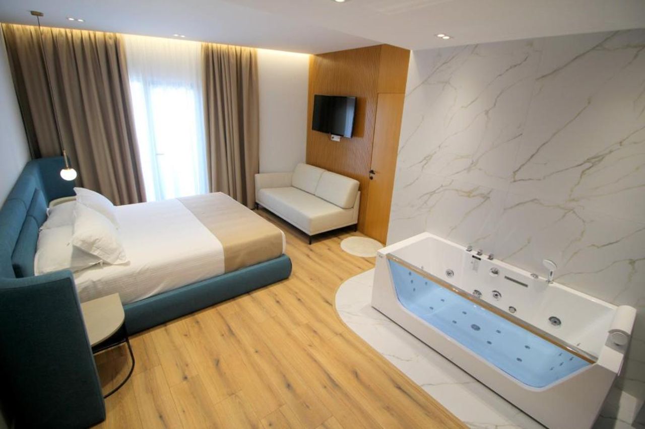 Hotel Strora