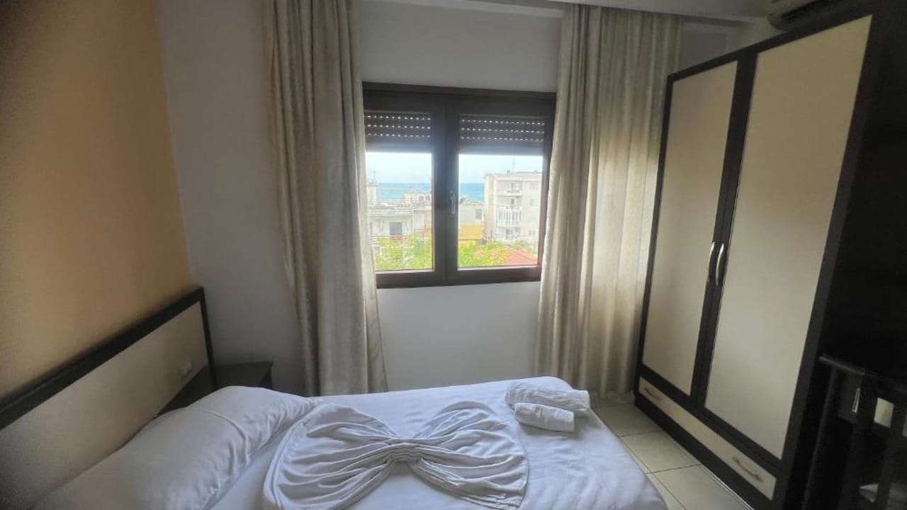 Sunrise Hotel Cameria