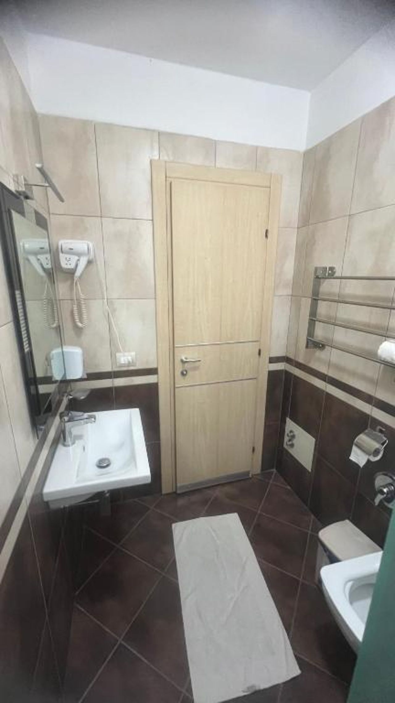 Sunrise Hotel Cameria