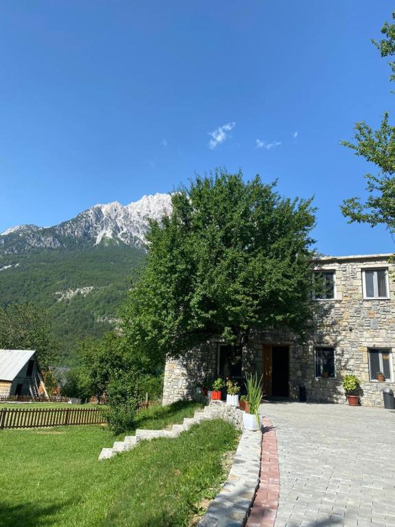 Guesthouse Dritan Tethorja