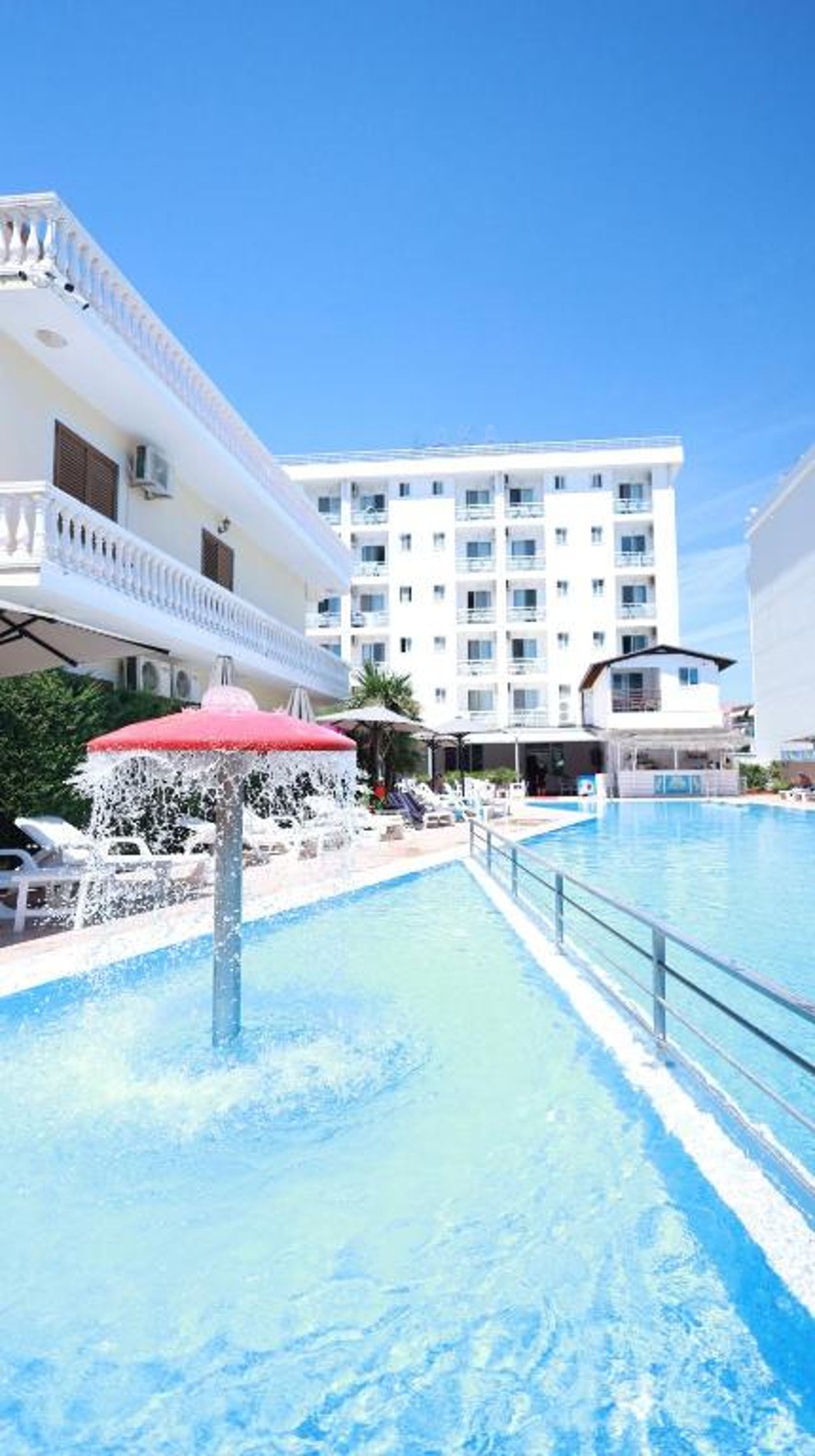 Hotel Lakaj