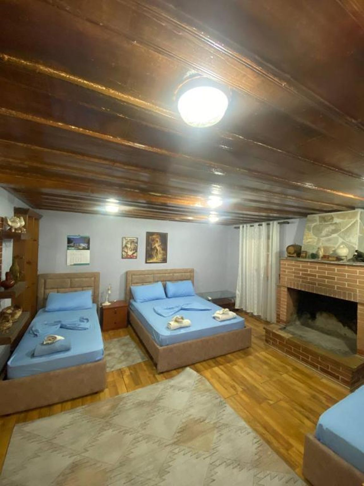 Kulla e Vjeter (Bar Restaurant, Guesthouse, Parking and Camping)