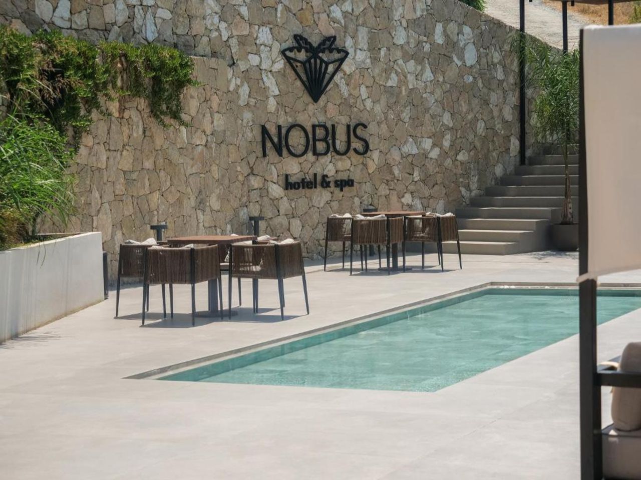 Nobus Hotel