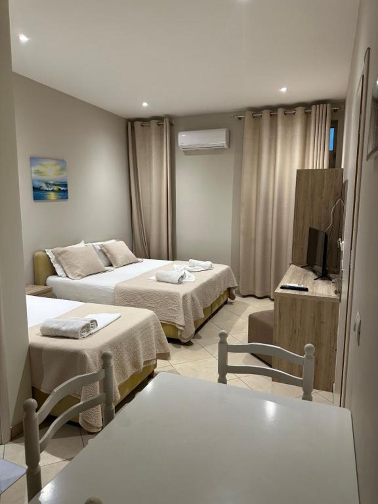 Deni's Hotel