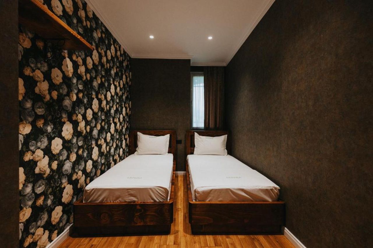 Ledina Hotel