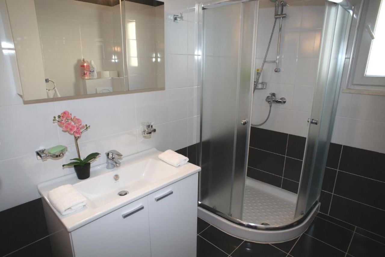 White Residence Luxury Apartments