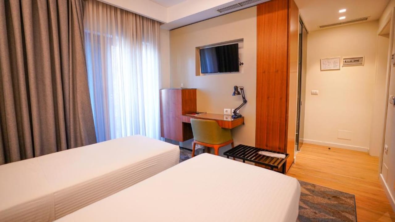 Hotel Theatro- City Center
