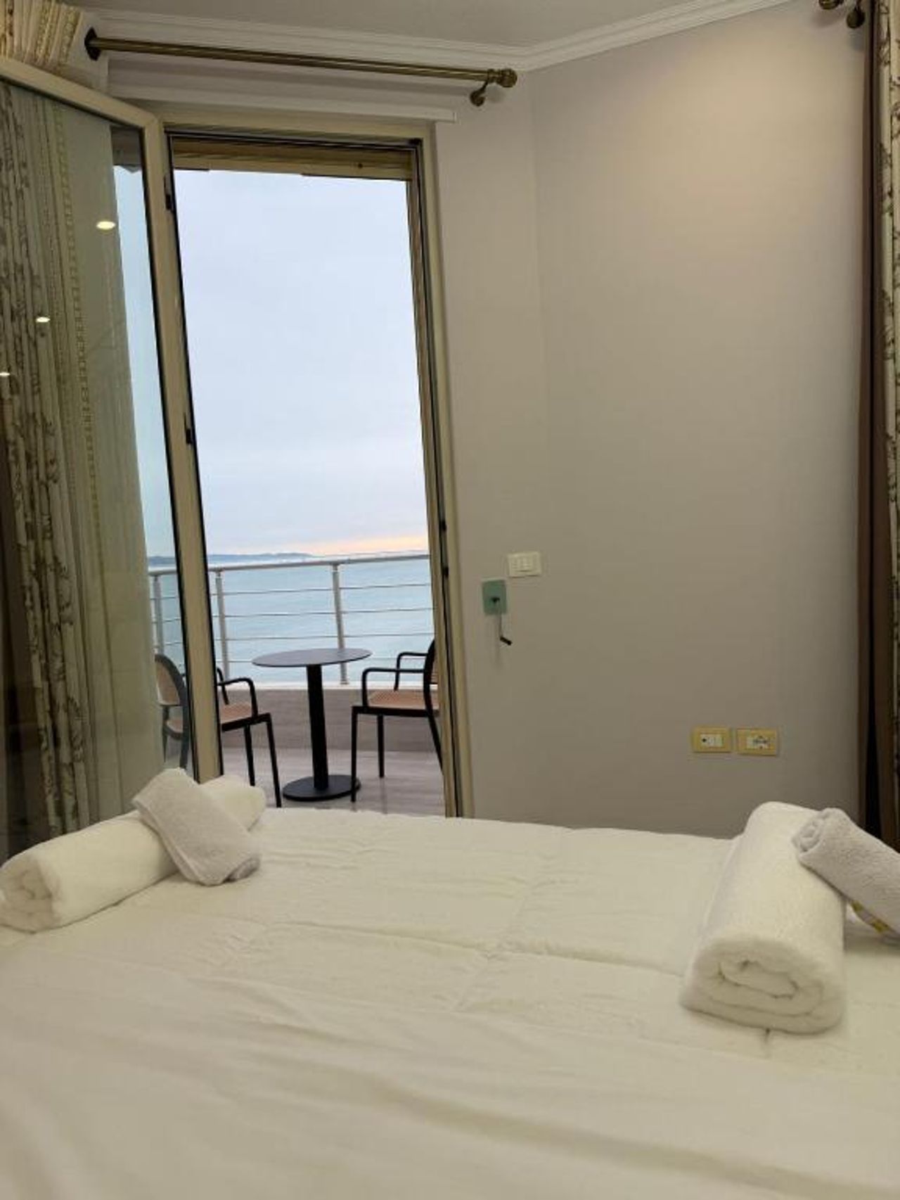 Luxury Seaview Apartment