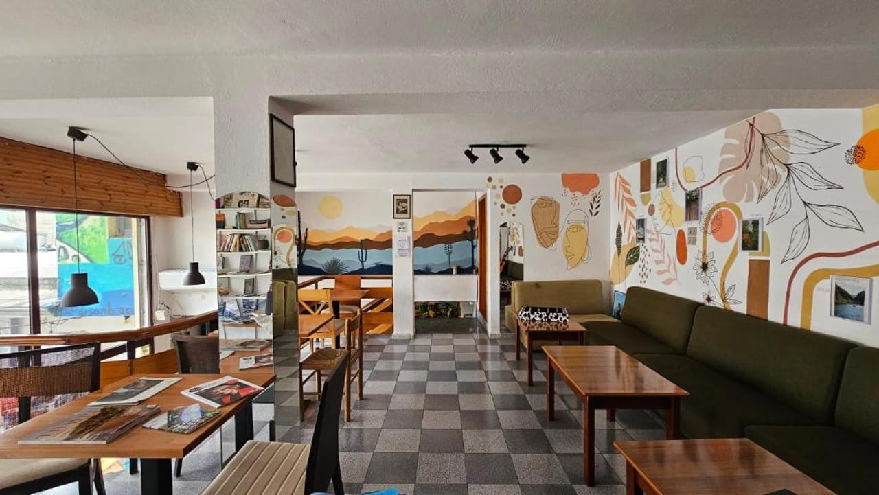 Traveler Hostel