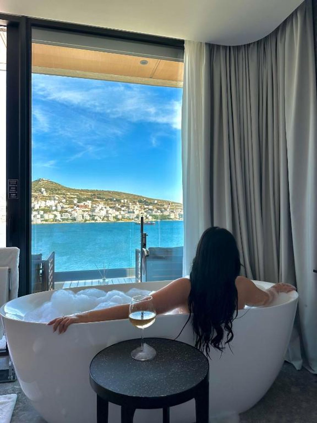 Yacht Premium Hotel