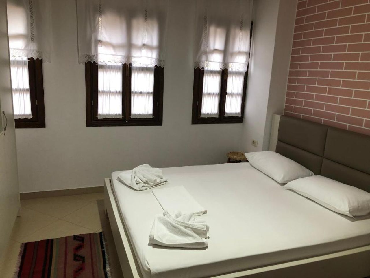 Dhimitri's guest house
