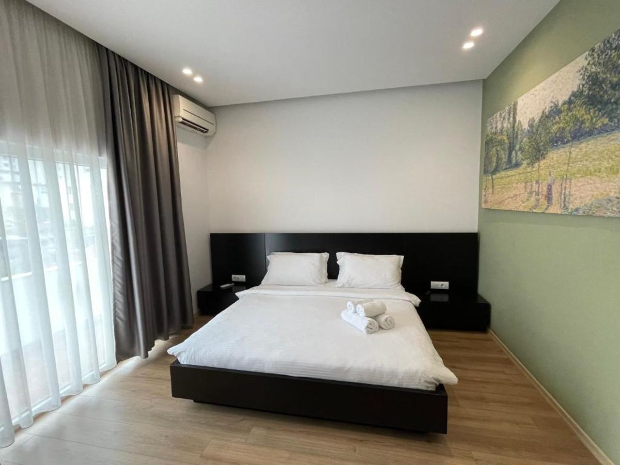 Ladi Rooms