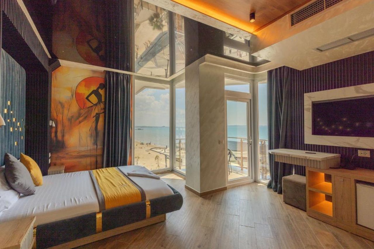Vila One Beach Hotel