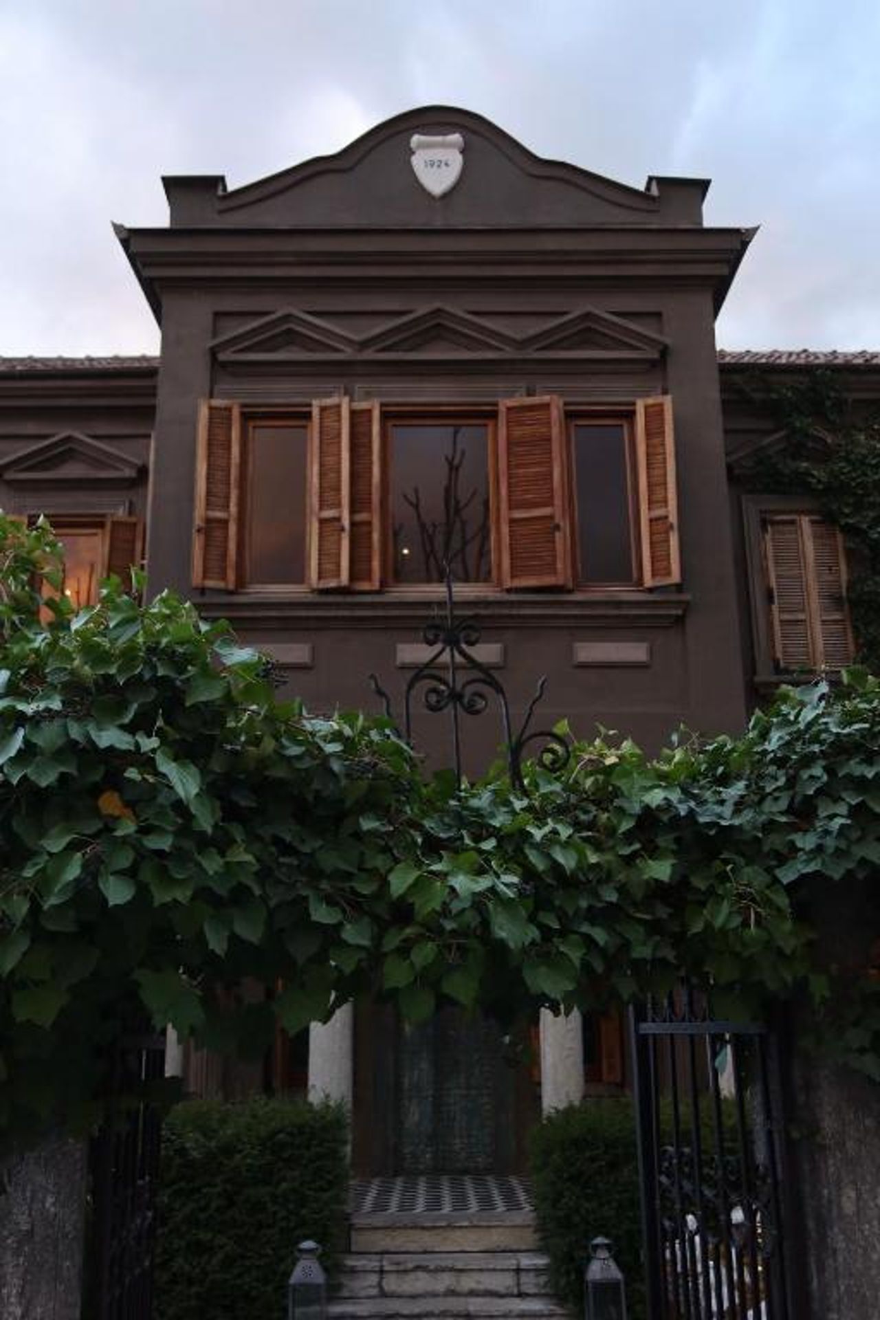 Life Gallery Hotel