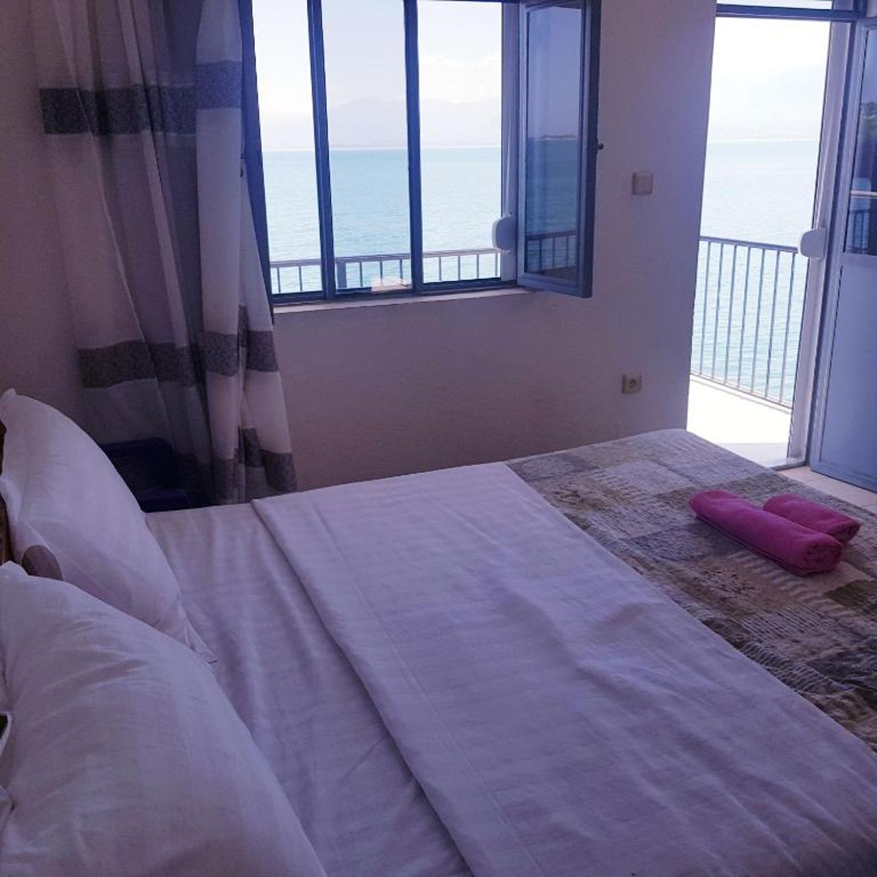 ROOMS balani