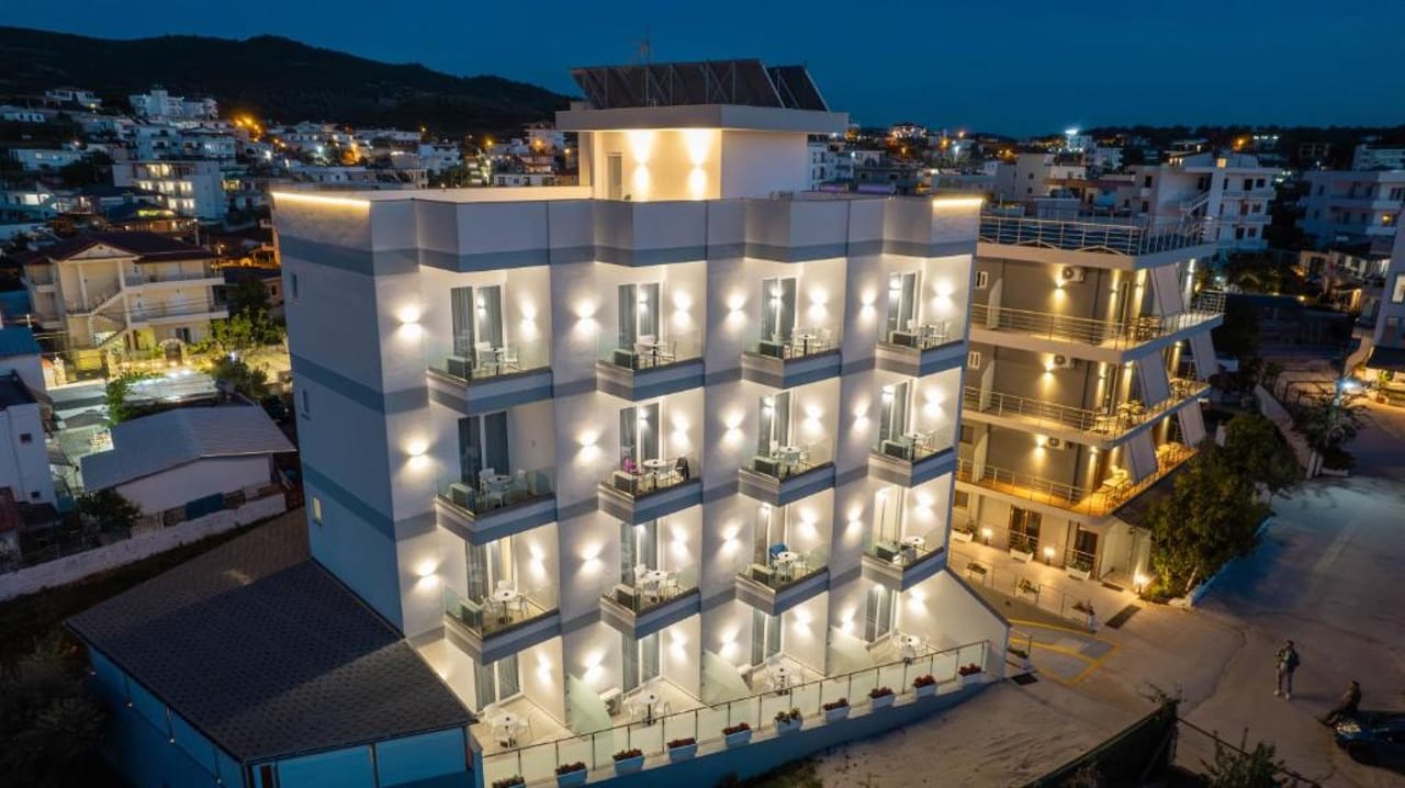 ADMIRO Hotel