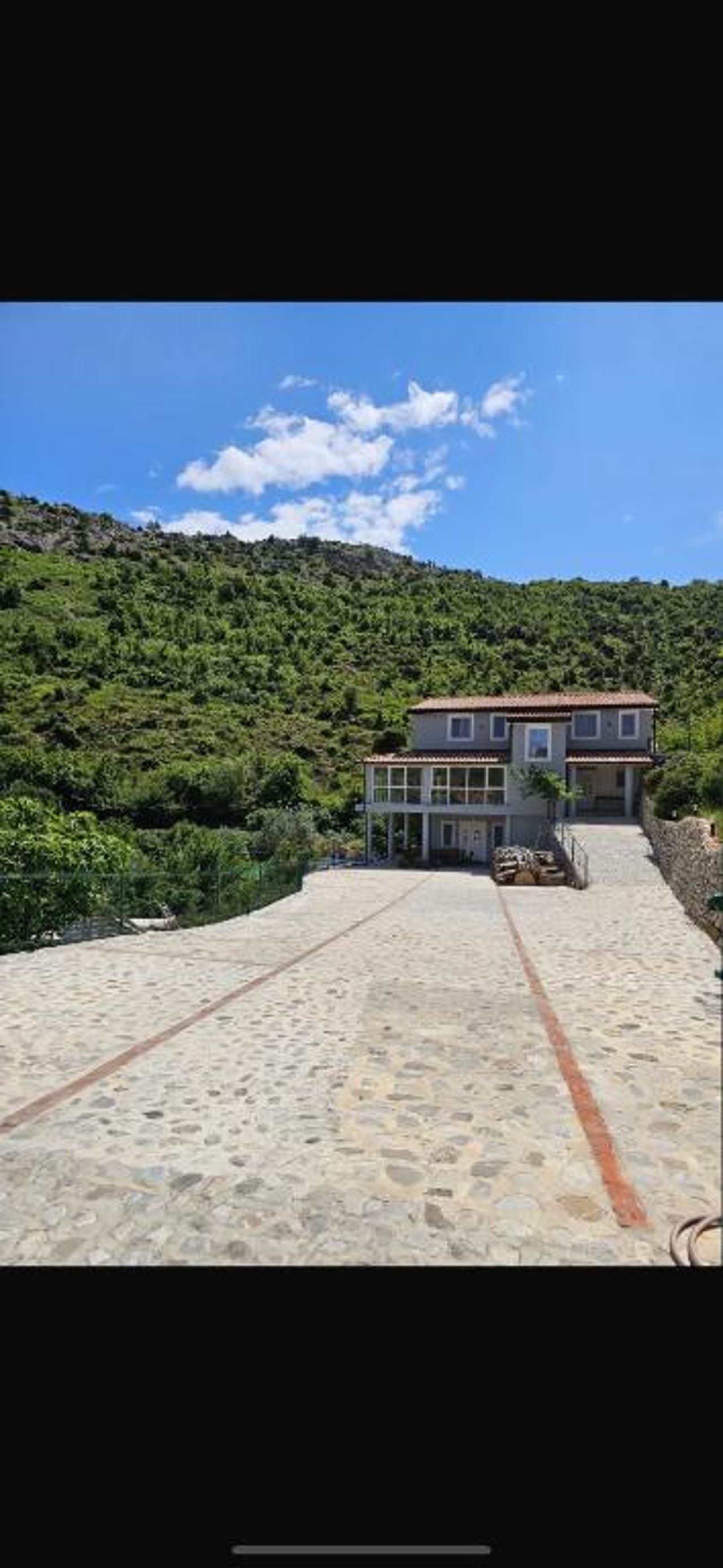 Qyteza Guest House & Camping